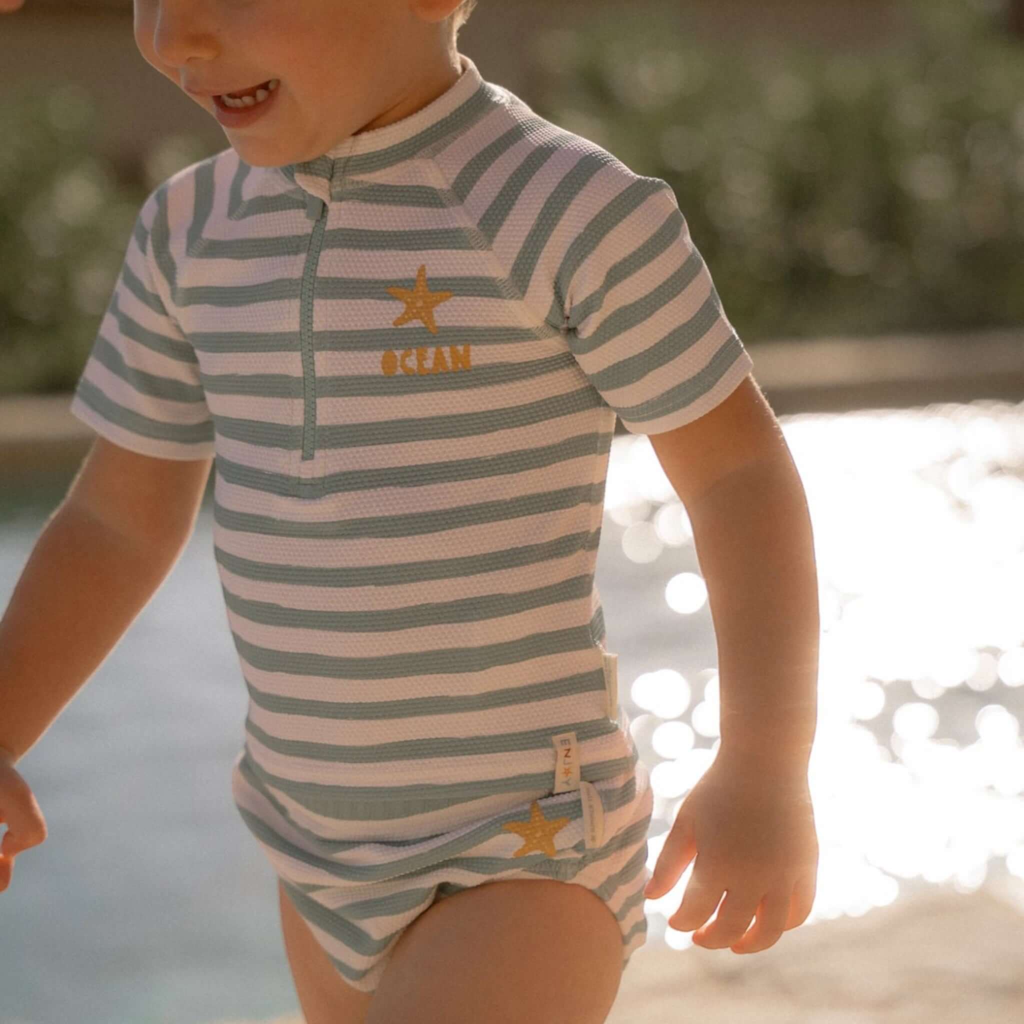 LITTLE DUTCH Μπλουζάκι κοντομάνικο με προστασία UV Stripes Surf Blue.tosodakids (2)