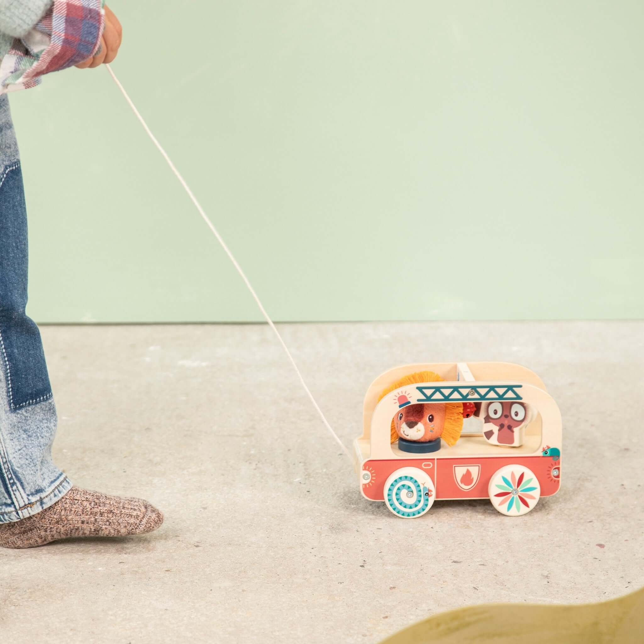 LILLIPUTIENS Μαγικό ξύλινο λεωφορείο - Lena ο Μονόκερος.tosodakids (6) (1)